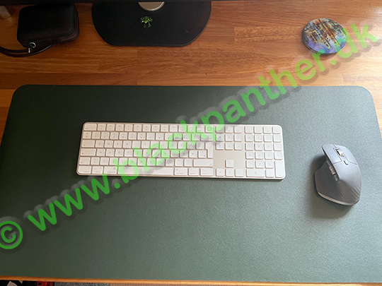 The desk pad in green